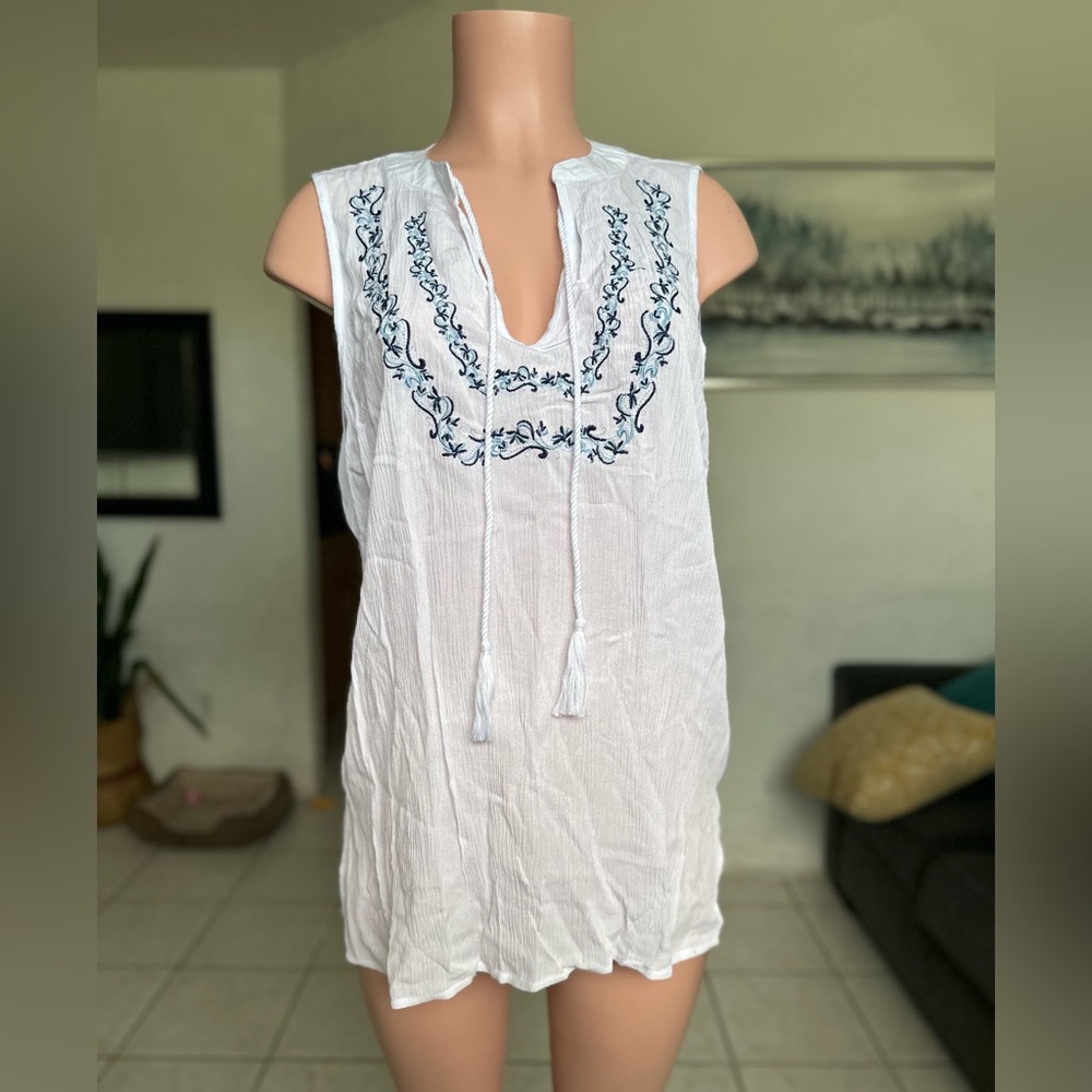 Embroidered White Sleeveless Blouse